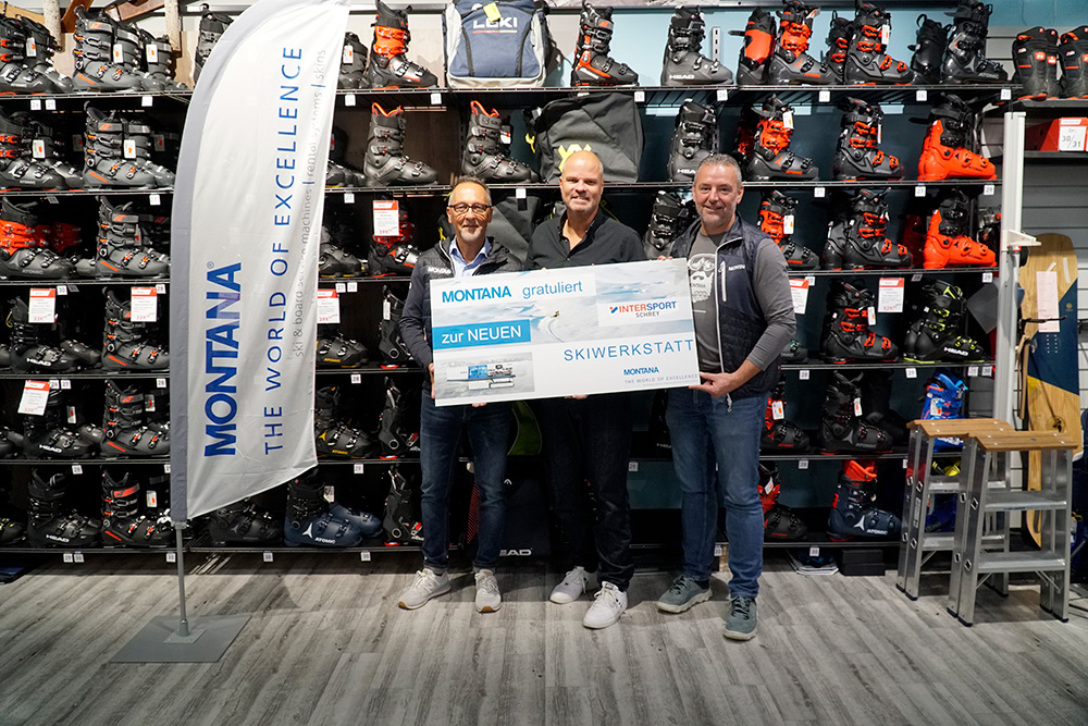 Sport Schrey avec la nouvelle machine de service pour skis MONTANA CRYSTAL ROCK Projet de référence machine de service pour skis CRYSTAL ROCK, remise chez Sport Schrey, Pforzheim, DE, 2022